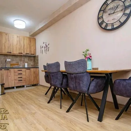 Lm * זלאטיבור